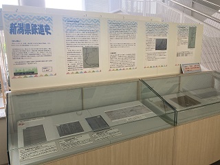 図書館1階エントランスホールの画像